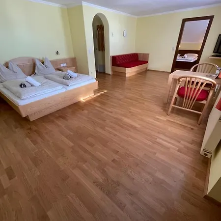 ベッド・アンド・ブレックファスト Metzgerstubn Sankt Martin